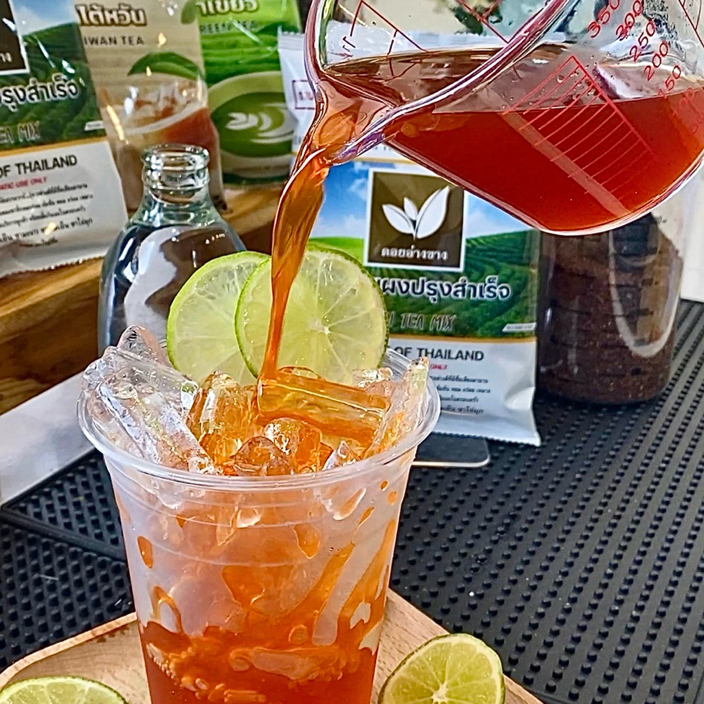 ราคาสุดคุ้ม!!! ผงชาไทย ผงชาแดง อ่างขาง ขนาด 200 กรัม ชาไทยผง ผงชาไทย Thai Milk Tea ชาเขียวแท้จากยอดดอย Doi Angkha Tea ชาดอยอ่างขาง ชาไทยทำขนม ผงชาไทยป่น ชาคุณภาพ คัดสรรชาจากดอยพี้นที่เชียงใหม่ ราคามิตรภาพ ผลิตจากใบชาแท้ 3 สายพันธุ์