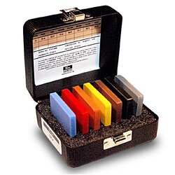 Rex รหัสสินค้า TBKC-A/M แผ่นสอบเทียบความแข็งสำหรับยาง 7สีพร้อมเอกสารสอบเทียบ , Type A & M Durometer Test Block Kit with NIST Traceable Certificate, 7 Color Coded Blocks