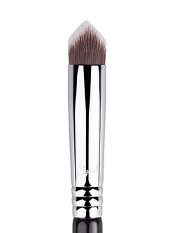 SIGMA :: 3DHD - Precision แปรงขนสังเคราะห์หัว 3D สำหรับลงเบส รองพื้น คอนซอลเลอร์ ลงบริเวณจุดเล็กๆ รุ่นนี้ออกแบบมาพิเศษ มาพร้อมการใช้งานที่หลากหลาย เลือกสีด้านใน