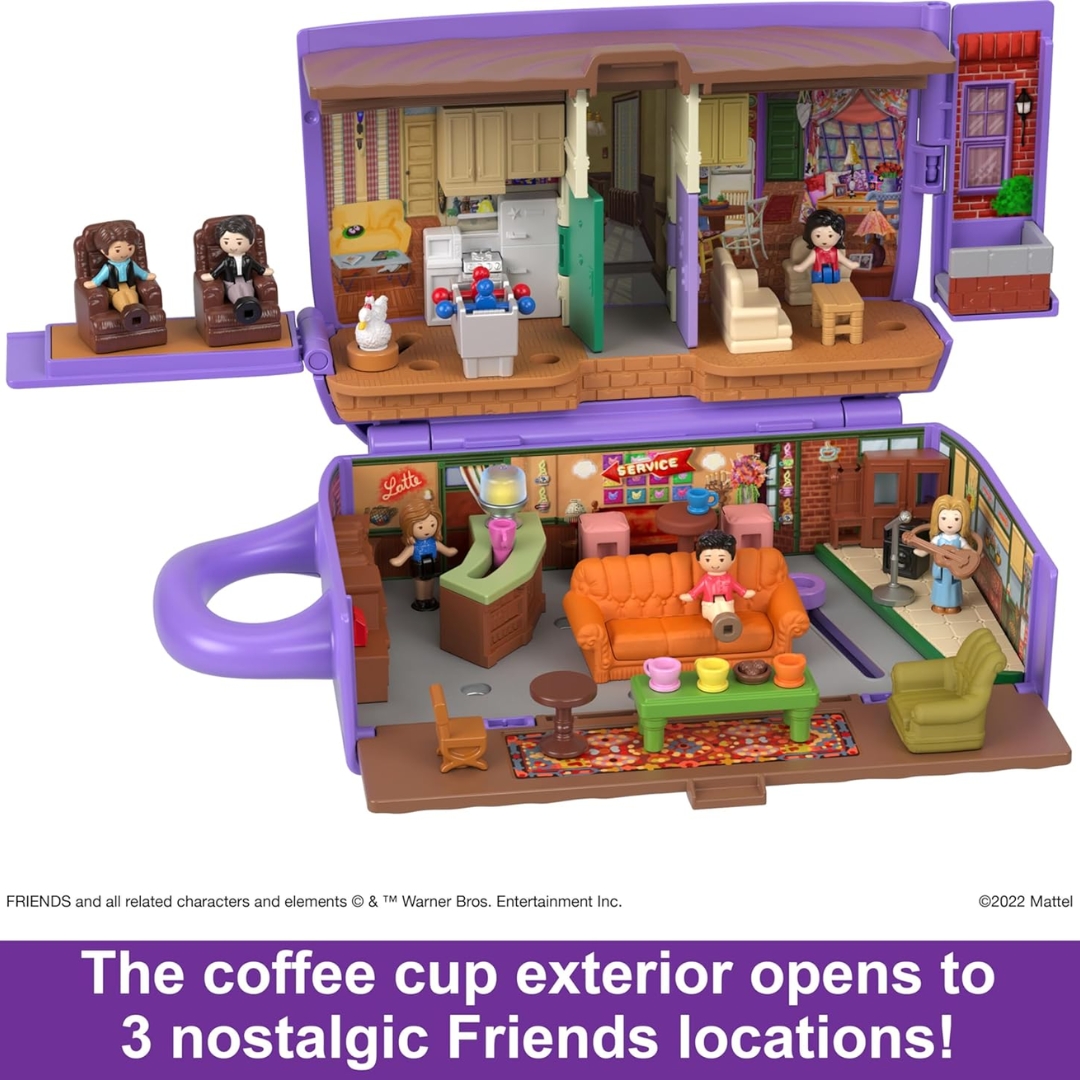 นำเข้า 🇺🇸 "เปิดฉากความทรงจำใน Central Perk! 🖼️ Polly Pocket Friends Compact ชุดนี้มีครบ! ตุ๊กตาจิ๋ว 6 ตัว พร้อมอุปกรณ์เสริม 9 ชิ้นที่ทำมาเพื่อ Recreate ฉากเด็ด ๆ