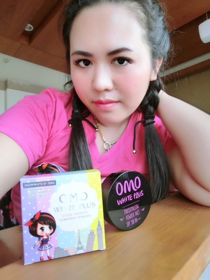 แป้งดินน้ำมันโอโม่ ไวท์พลัส MARSHMALLOW POWDER PACT SPF 50 PA+++
