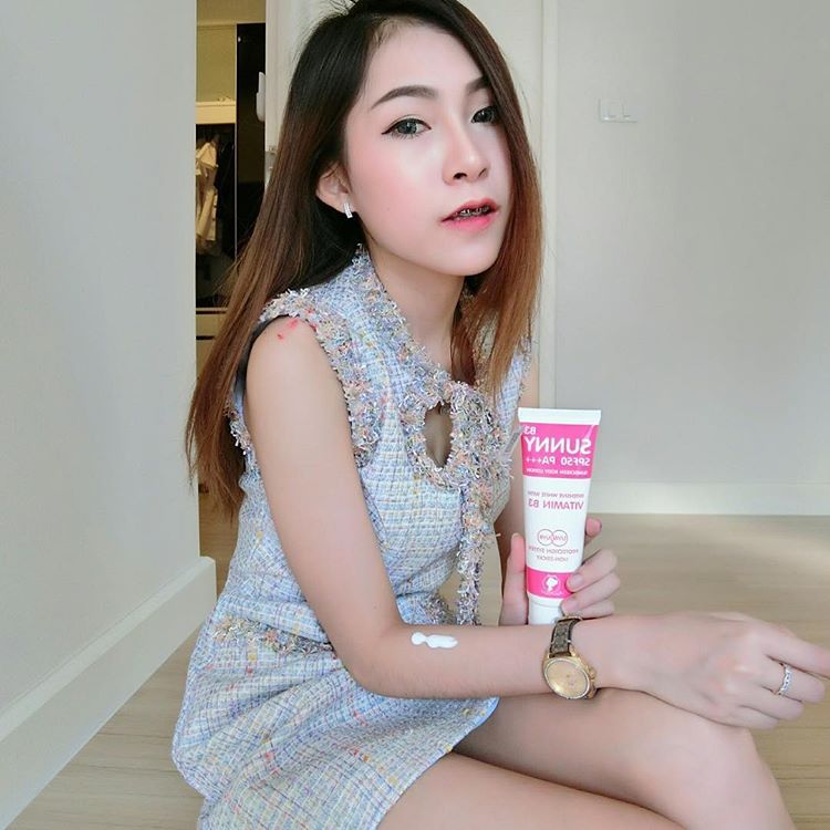 โลชั่นกันแดด ซันนี่บี3 (Sunny B3 SPF50 PA+++)