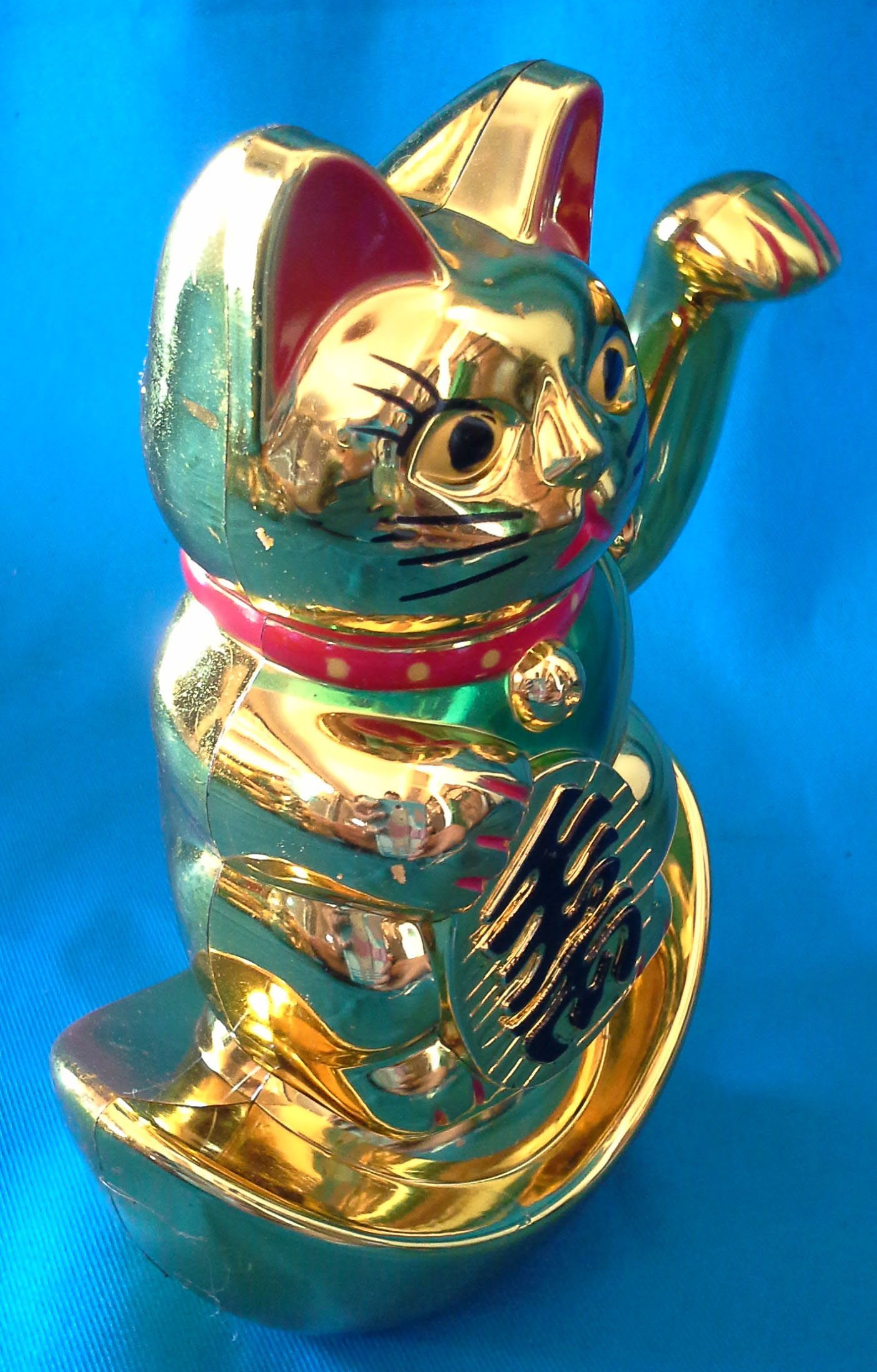 แมวกวักสีทองตัวเล็ก