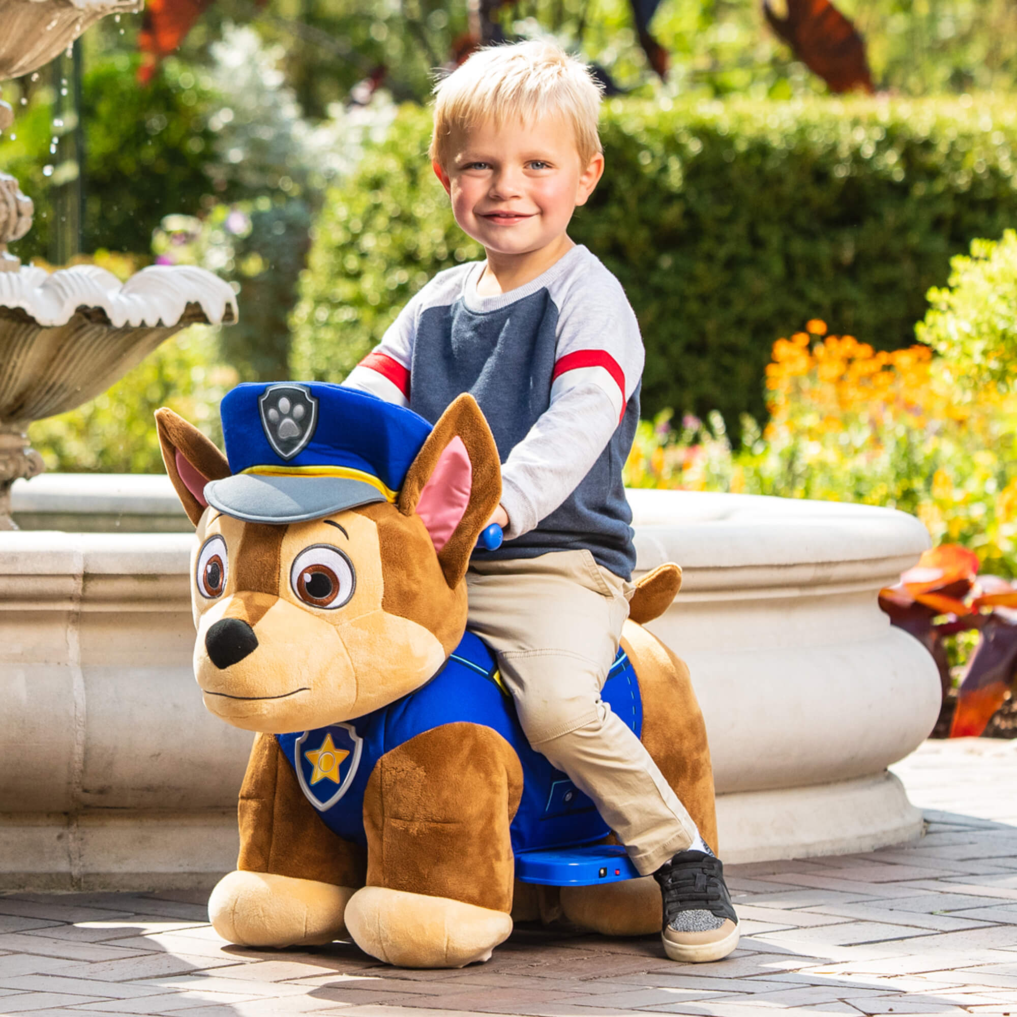 รถแบตเตอร์รี่ ตัวการ์ตูน Nick Jr. Paw Patrol 6V Plush Ride-On Toy สำหรับเด็ก จาก Huffy ราคา 5,990 บาท