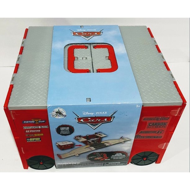 Disney / Pixar Cars Cars 3 Racetrack Pit Stop Set ราคา 5,990 - บาท
