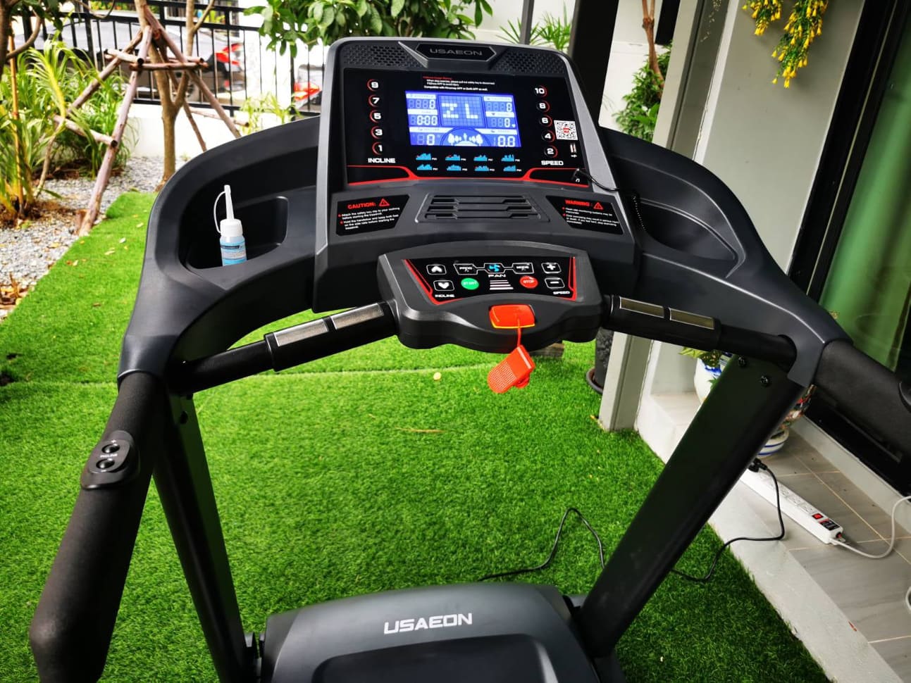 ขายตัวโชว์ลู่วิ่งไฟฟ้า USAeon รุ่น A275Pro2 Treadmill USA