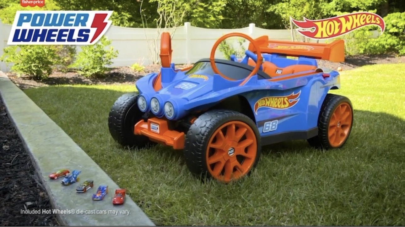 นำเข้า🇺🇸 ใหม่ รถแข่งแบตเตอรี่เด็ก2ที่นั่ง มาพร้อมกับของเล่นและออฟชั่นในรถ 12V Power Wheels Hot Wheels Racer Battery-Powered Ride-On and Vehicle Playset with 5 Toy Cars ราคา 18,900 บาท