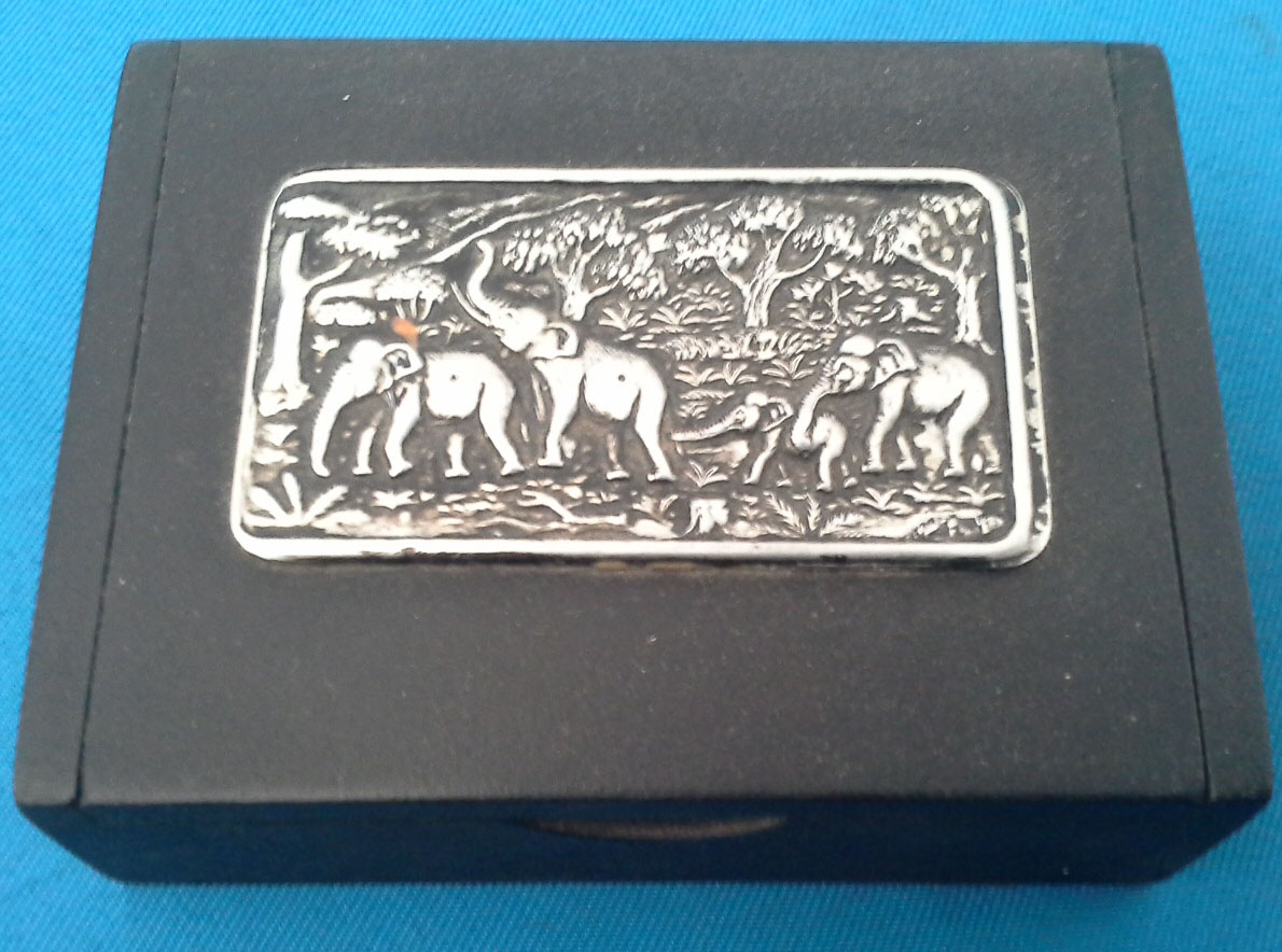 กล่องใส่นามบัตรติดนิกเกิ้ลช้าง