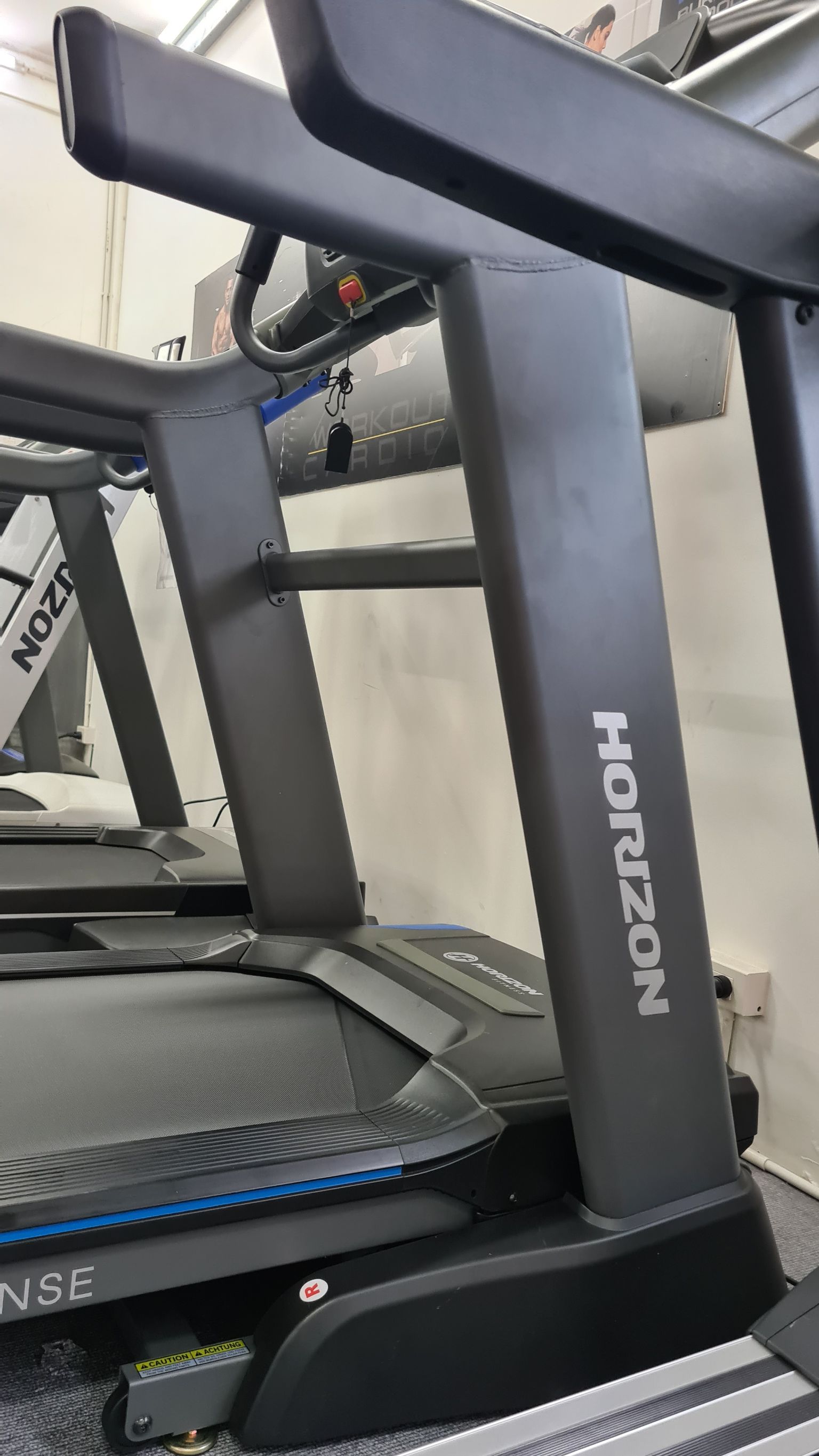 ลู่วิ่งไฟฟ้า Horizon 7.4AT ส่วนลดพิเศษติดต่อ