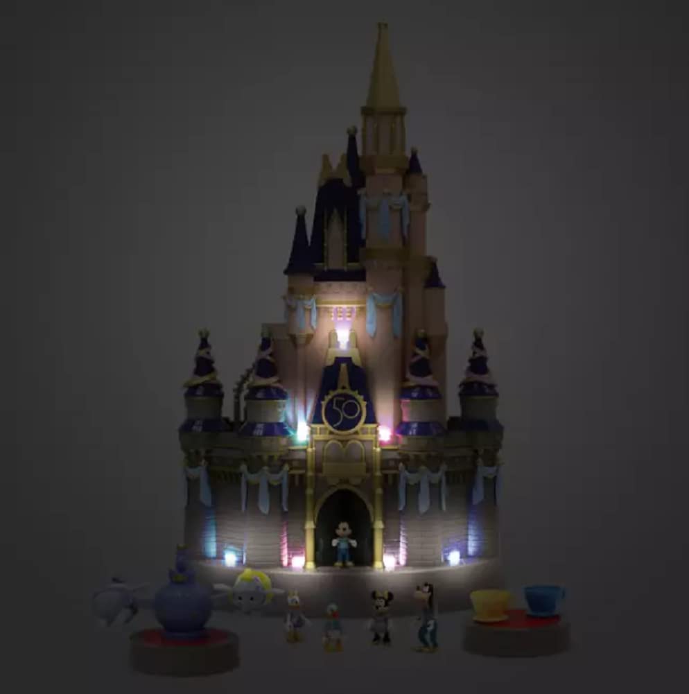 ปราสาท Walt Disney World ครบรอบ 50 ปี Cinderella Castle Light Up Play Set และ 50th Anniversary Calendar Blue ราคา 6,990.- บาท