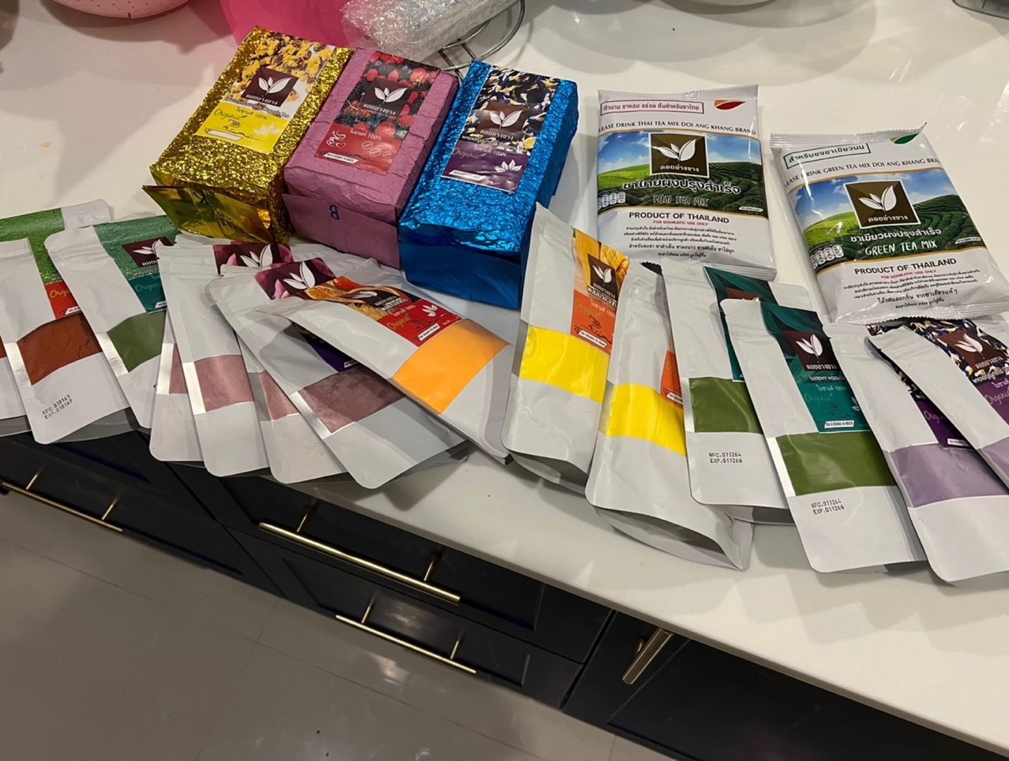 ผงมิกซ์เบอรี่แท้ 100% ตราดอยอ่างขาง ขนาด 100 กรัม สกัดธรรมชาติ ไม่มีน้ำตาล ไม่มีสารกันเสีย ผงเบอรี่ละลายไว ทำเครื่องดื่ม ลาเต้เบอรี่ ชานมเบอรี่ ทำเบเกอรี่ คัพเค้ก คุกกี้ เค้ก มาตรฐาน อย. ผงเบอรี่คุณภาพพรีเมียม สำหรับร้านกาแฟ ร้านชานม ทำกินเอง