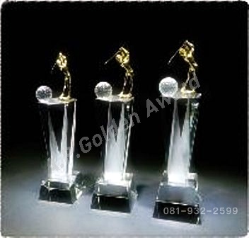 ถ้วยรางวัลคริสตัล