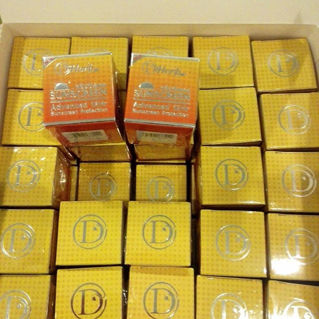 กันแดดใยไหม (SPF50 PA+++) ดีเฮิร์บสูตรกันแดด