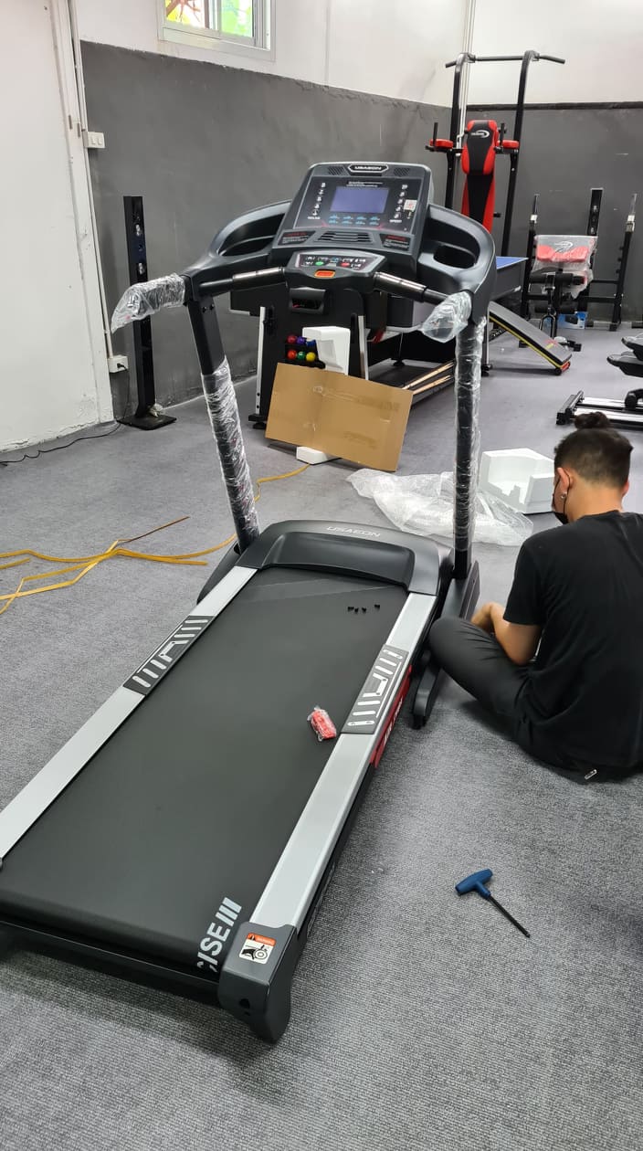 ขายตัวโชว์ลู่วิ่งไฟฟ้า USAeon รุ่น A275Pro2 Treadmill USA