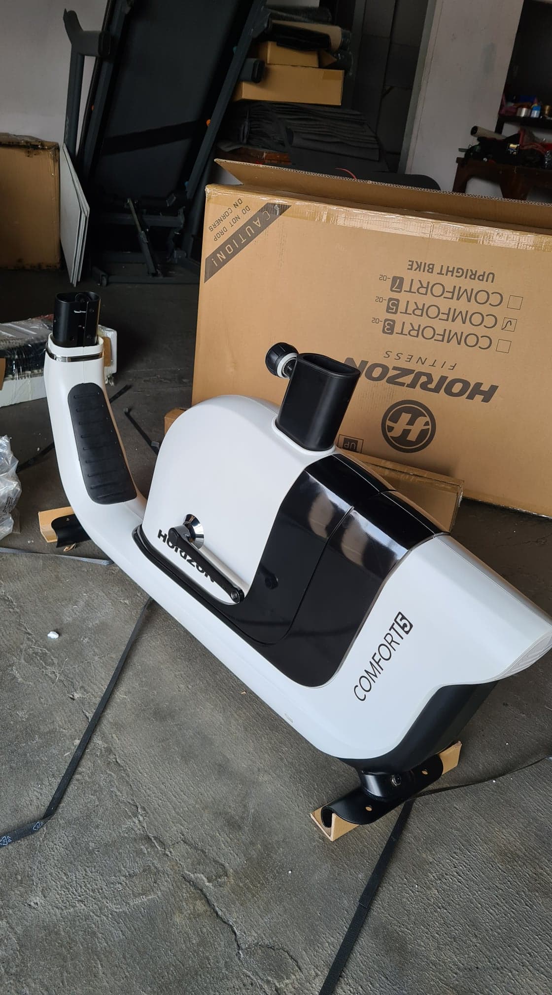 จักรยานนั่งปั่น Horizon Comfort5 Upright Bike