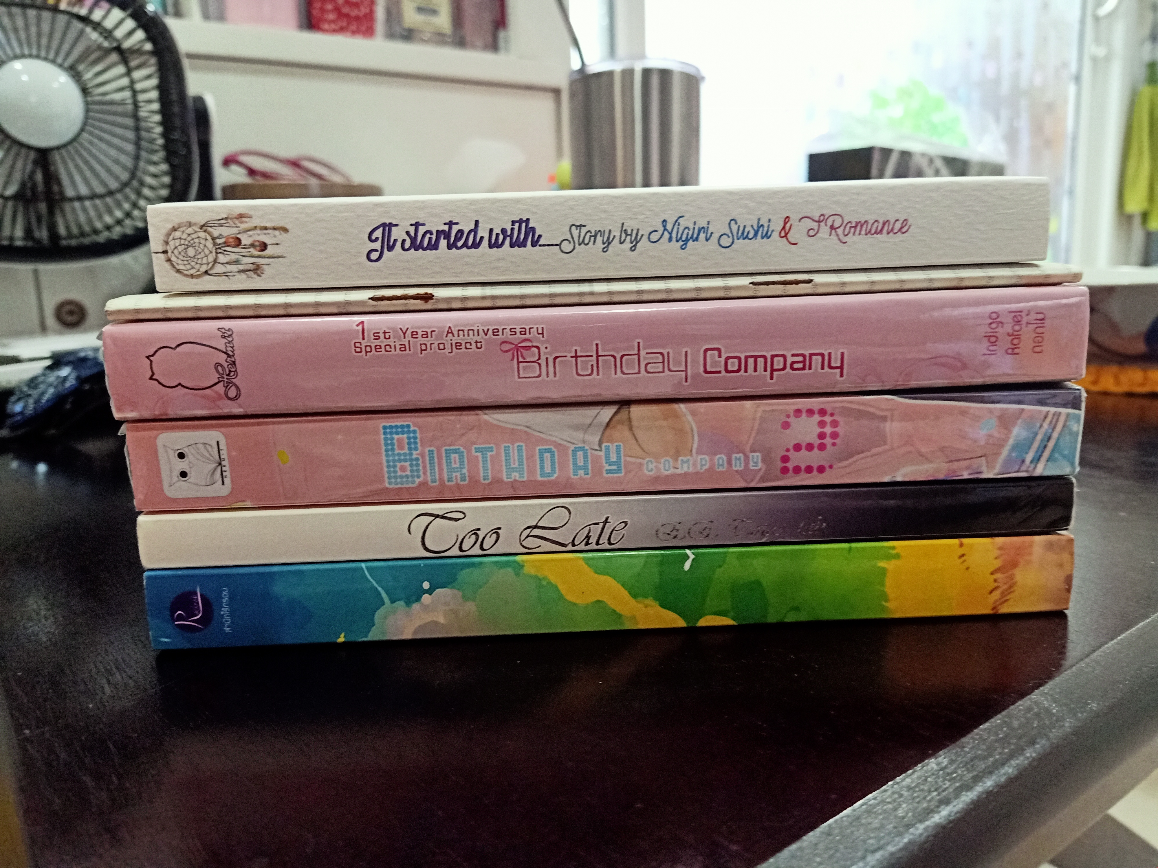 นิยาย 4 เรื่อง 5 เล่ม