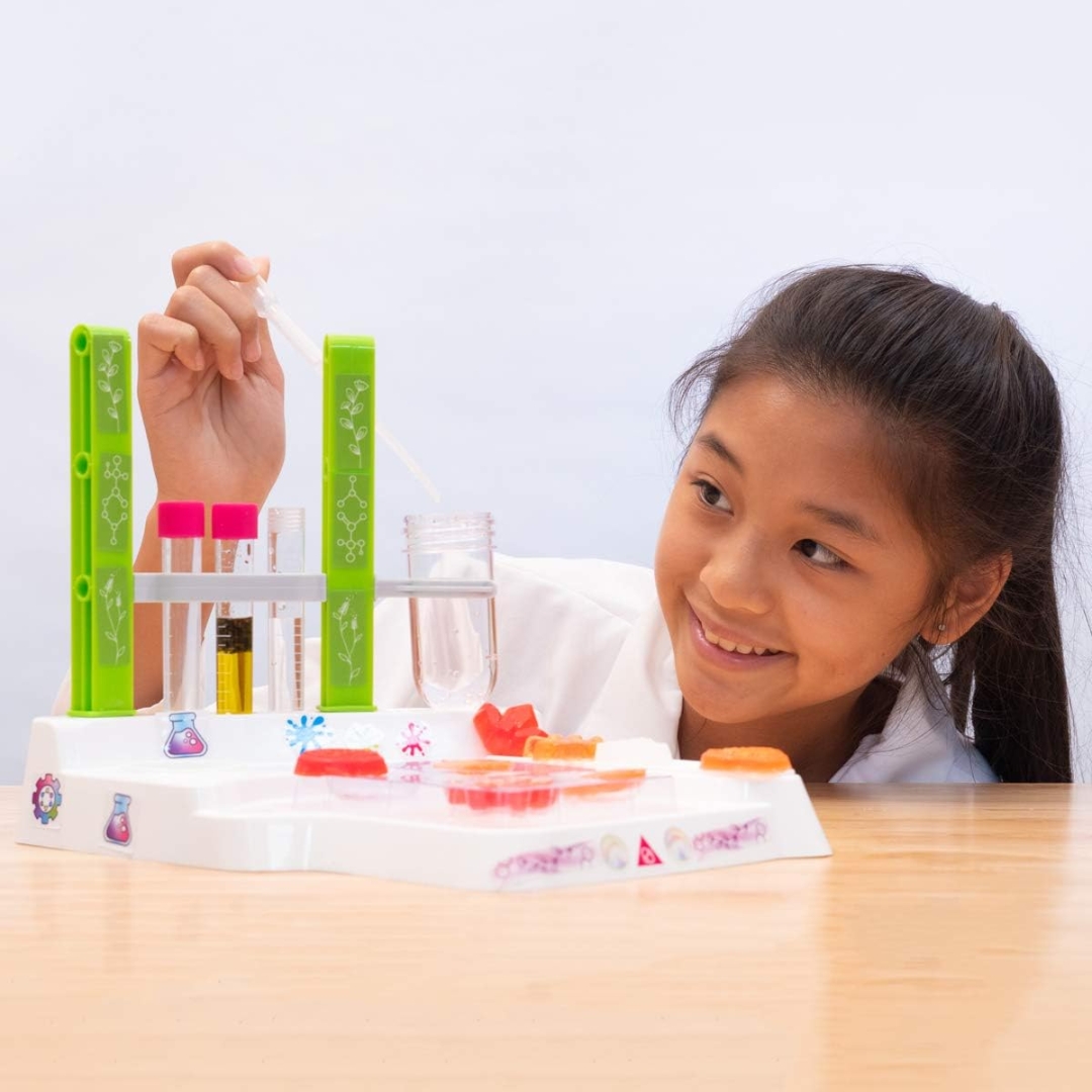 นำเข้า 🇺🇸 🧪🛁 Thames & Kosmos Ooze Labs Soap & Bath Bomb Lab ชุดทดลอง STEM ที่ให้ลูกของคุณ ทำสบู่ใส และ ระเบิดอ่างน้ำฟู่ซ่า ได้ด้วยตัวเอง