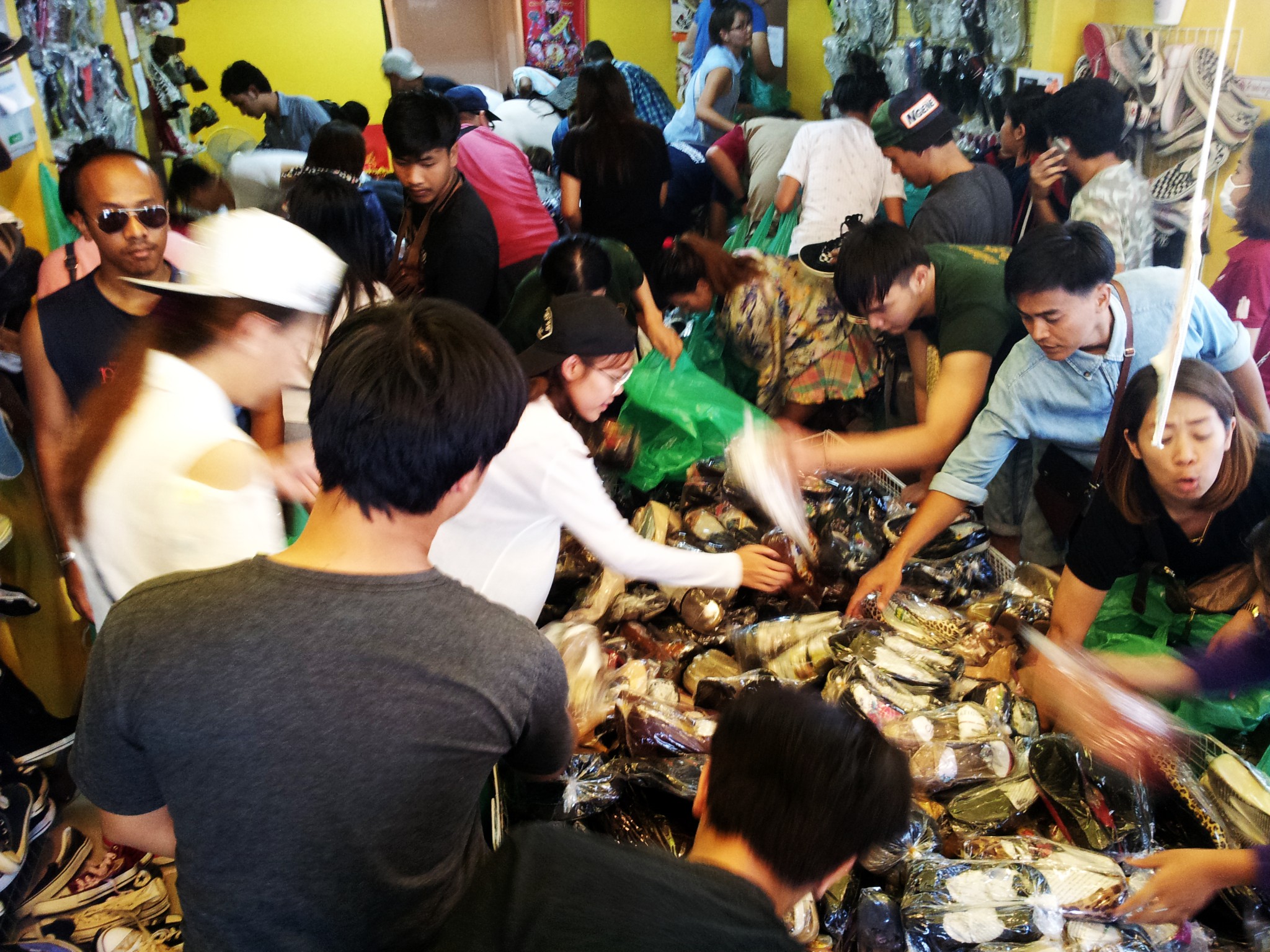 คัทชูแฟชั่นเกาหลี ทรงToms Slip on ส้นตึก ส้นเตี้ย ส้นสาน บูทสั้น
