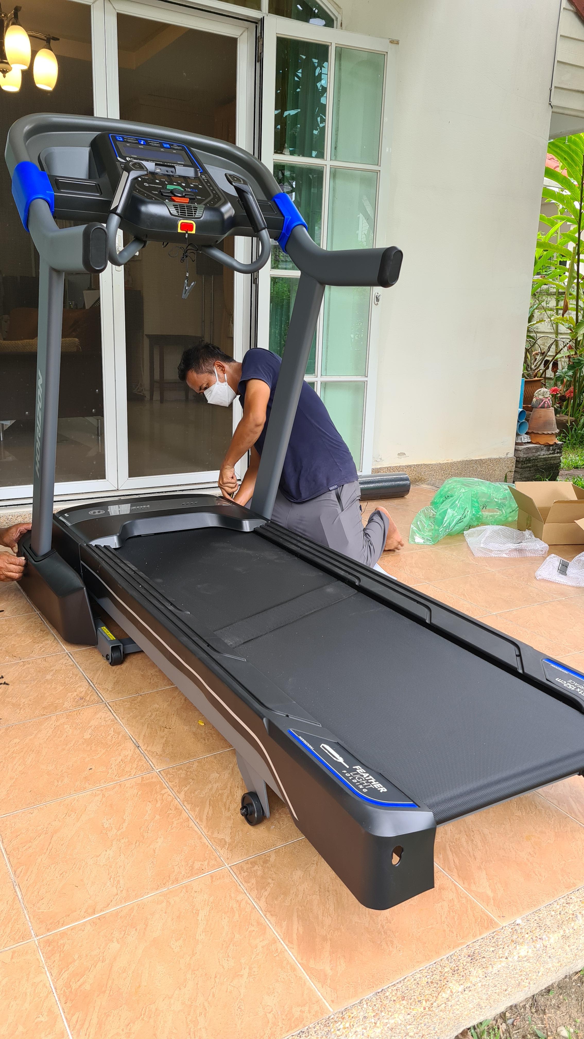 ลู่วิ่งไฟฟ้า Horizon 7.0AT clearance sale