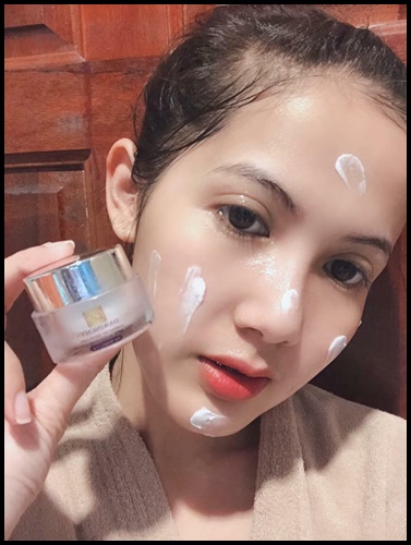ไนท์ครีมโอปิ้ง แพคเกจใหม่ (สูตรเดิม) DAWINCHY SKINCARE RICE MILK WHITENING CREAM