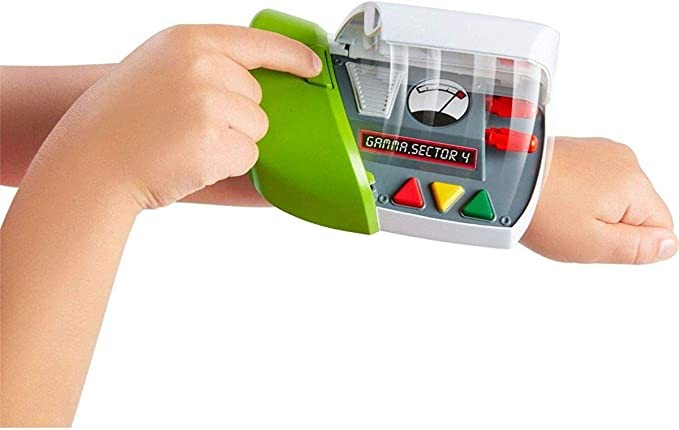 ข้อมือสื่อสารบัซไลท์เยียร์ Disney Pixar Toy Story GDP79 Buzz Lightyear Wrist Communicator ราคา 790 บาท