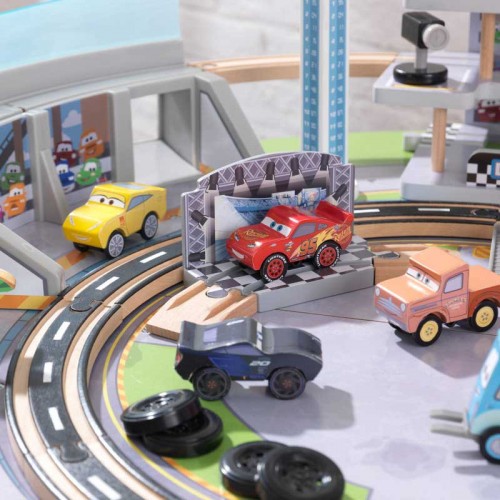 ใหม่ล่าสุด❤️KIDKRAFT Disney Pixar Cars 3 Florida 55+ Piece Wooden Track Set with Accessories and Table โต๊ะสนามแข่งรถจำลอง จากฉากการ์ตูนยอดฮิต เรื่อง แมคควีน มาพร้อมกับอุปกรณ์ทั้งหมด55 ชิ้น พร้อมเล่น วัสดุทำจากเนื้อไม้ แข็งแรงทนทาน ราคา 6990 บาท