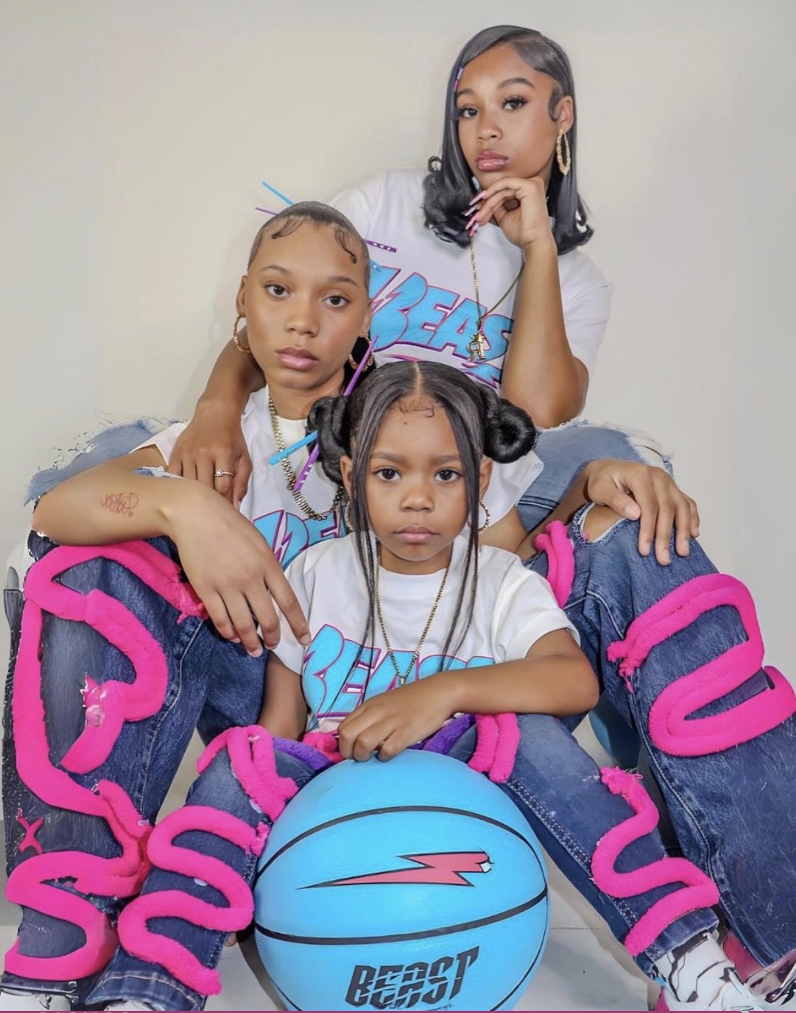 NEW 🔥นำเข้า🇺🇸 🏀MrBeast Basketball - บาสเก็ตบอลคอมโพสิตระดับพรีเมียมที่มีตราสินค้าและสีสันของ MrBeast ราคา 1,990 บาท ⛹️♂️