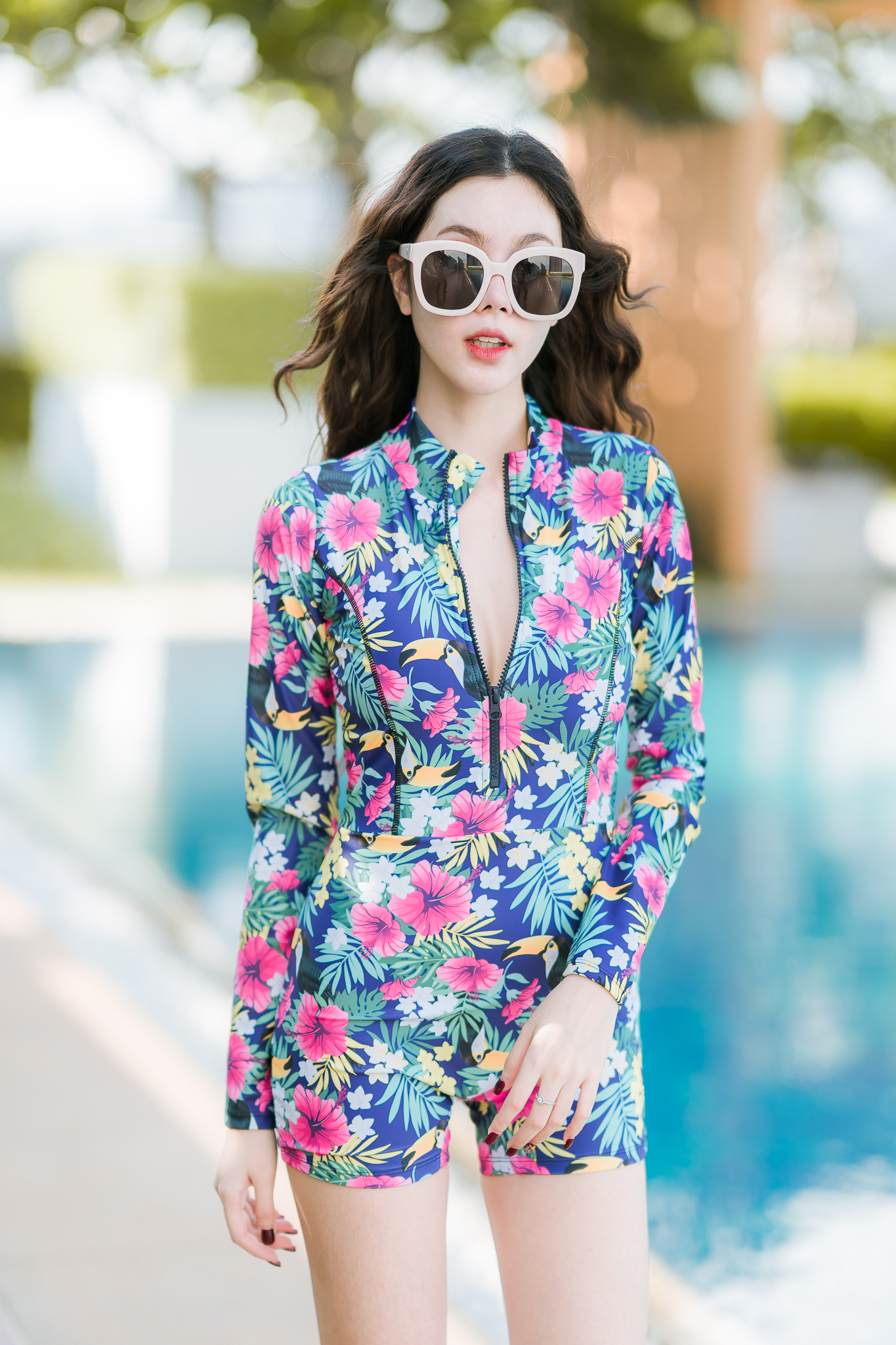 [Size M, L, XL] ชุดว่ายน้ำวันพีชขาสั้นซิปหน้า ลาย Tropical สีกรม