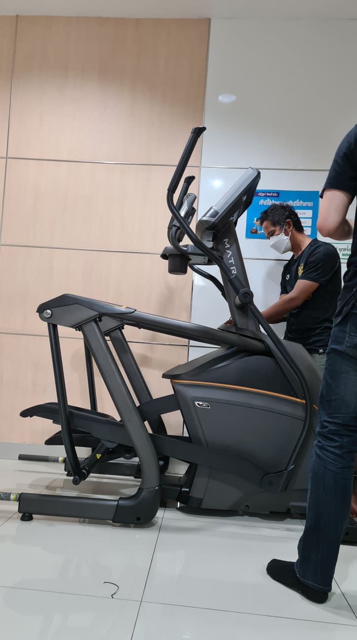 เครื่องเดินวงรี Matrix Elliptical E30XR USA