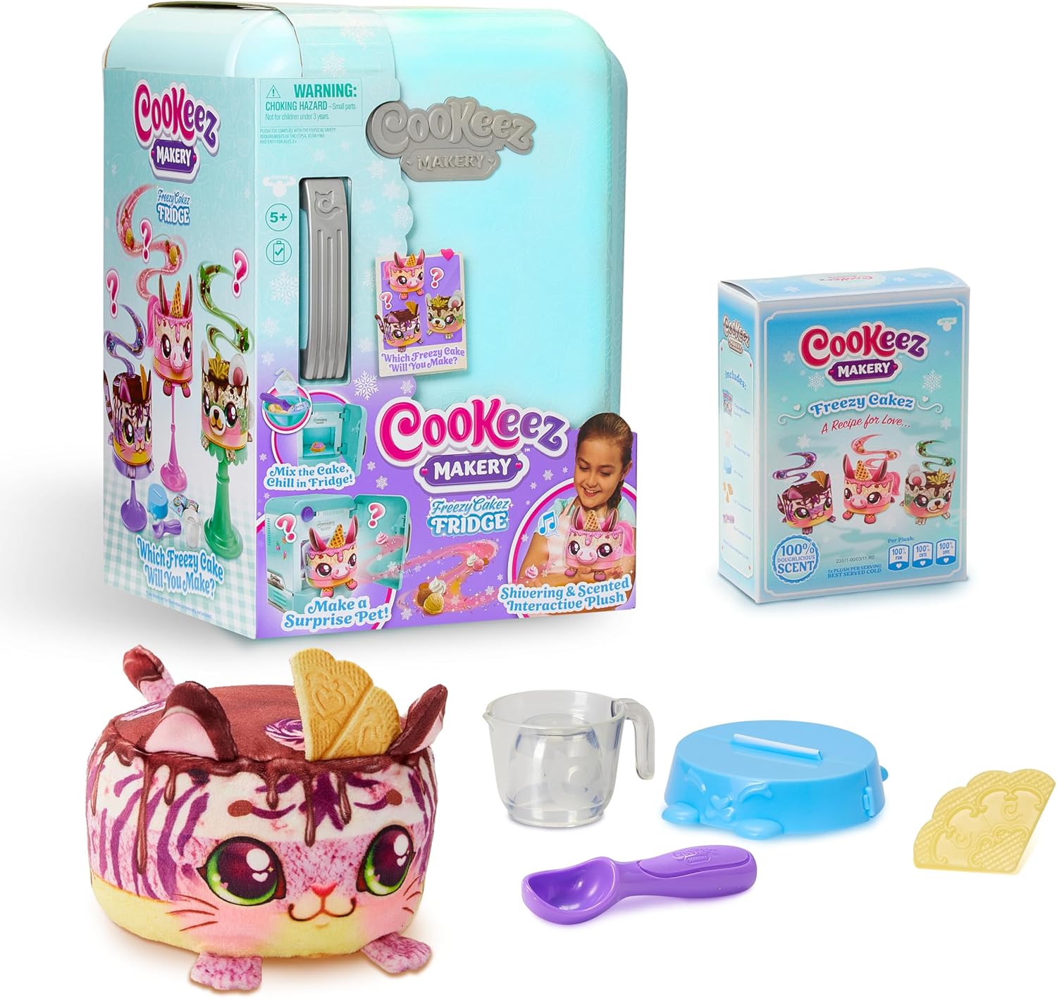 เพิ่งวางจำหน่ายใน🇺🇸 Cookeez Makery 2024 : Freezy Cakez Playset, Scented Plush Characters,- ชุดของเล่น Freezy Cakez ตุ๊กตาตัวการ์ตูนที่มีกลิ่นหอม โต้ตอบได้ อายุ 5 ปี ราคา 2,390 บาท