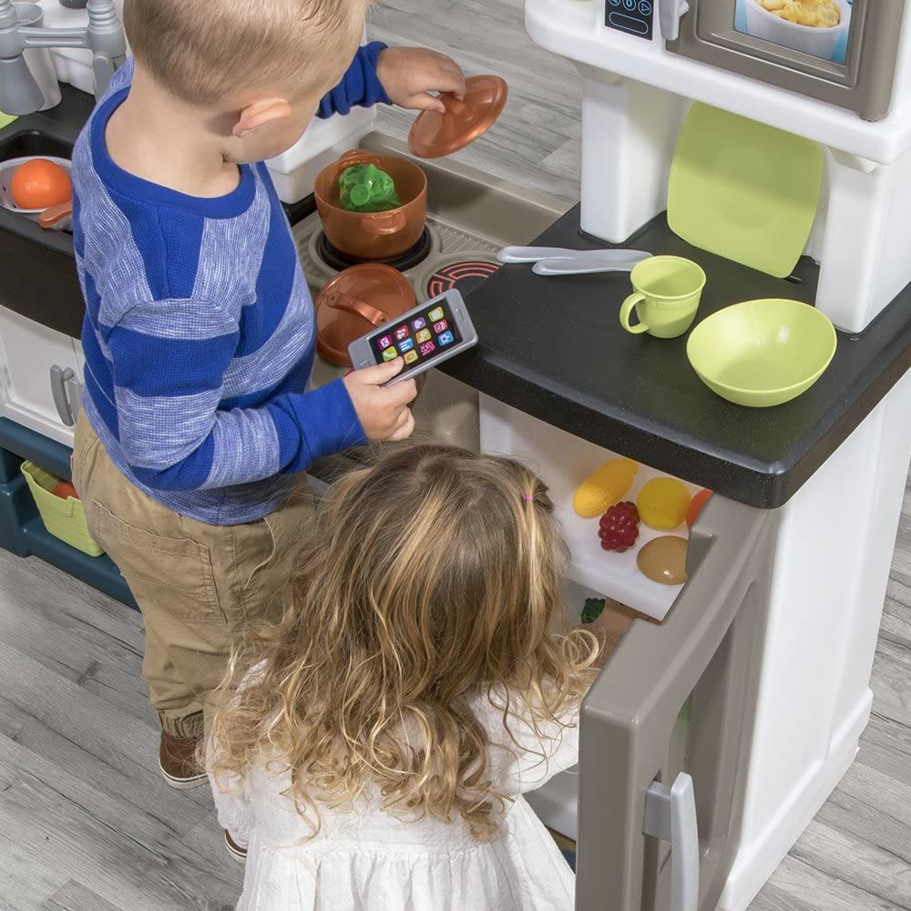 ชุดครัวจำลอง Step2 Modern Metro Kitchen | Modern Play Kitchen & Toy Accessories Set มีแสงและเสียงสมจริง