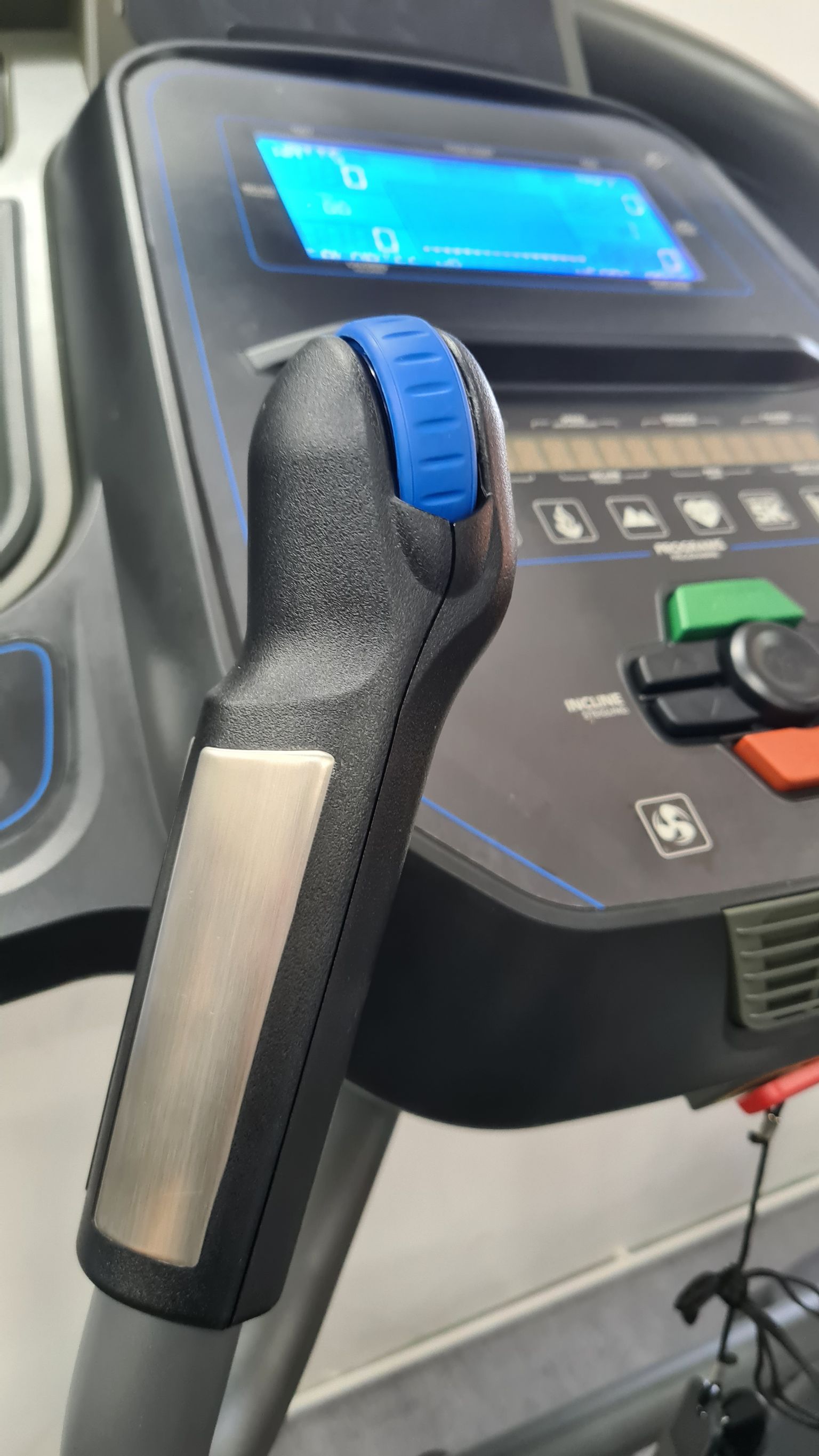 ลู่วิ่งไฟฟ้า Horizon 7.4AT ส่วนลดพิเศษติดต่อ