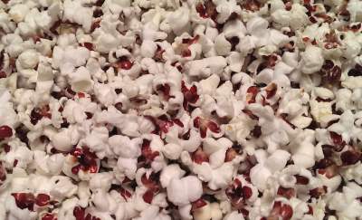 ข้าวโพดป๊อปคอร์นสตรอเบอรี่สีแดง - Red Strawberry Popcorn