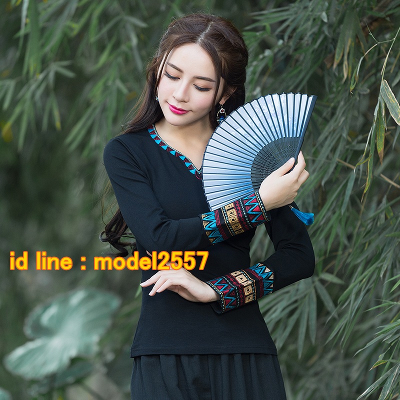 UM6102018 เสื้อยืดแขนยาวโมฮีเมียนสีดำและแดง เย็บปักถักร้อยชาติพันธุ์ UM6102018 ตัว