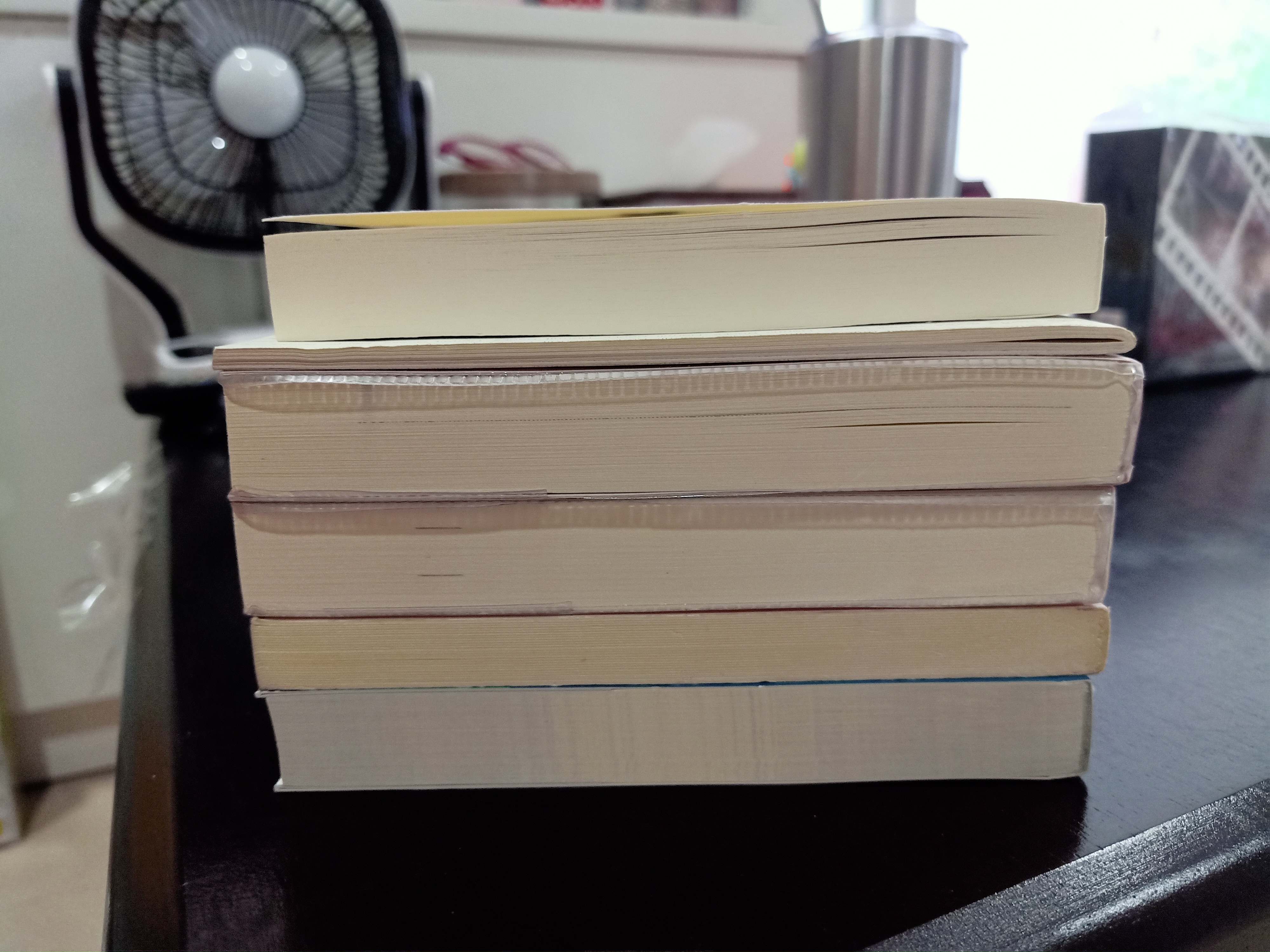 นิยาย 4 เรื่อง 5 เล่ม