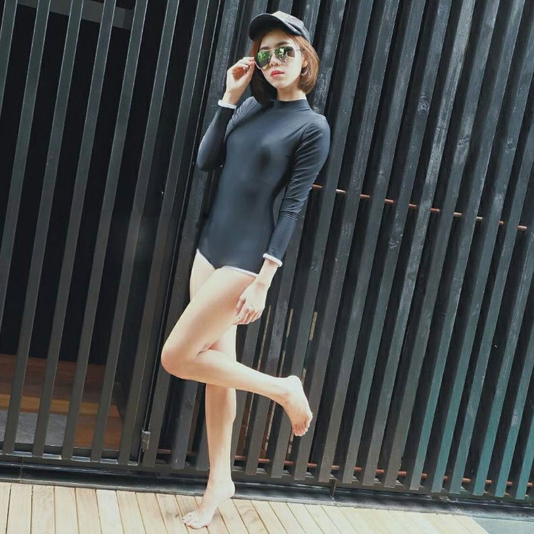 (freesize) ชุดว่ายน้ำแขนยาว วันพีช สีดำ คุณสมบัติกันแดดและUV ปกป้องผิว