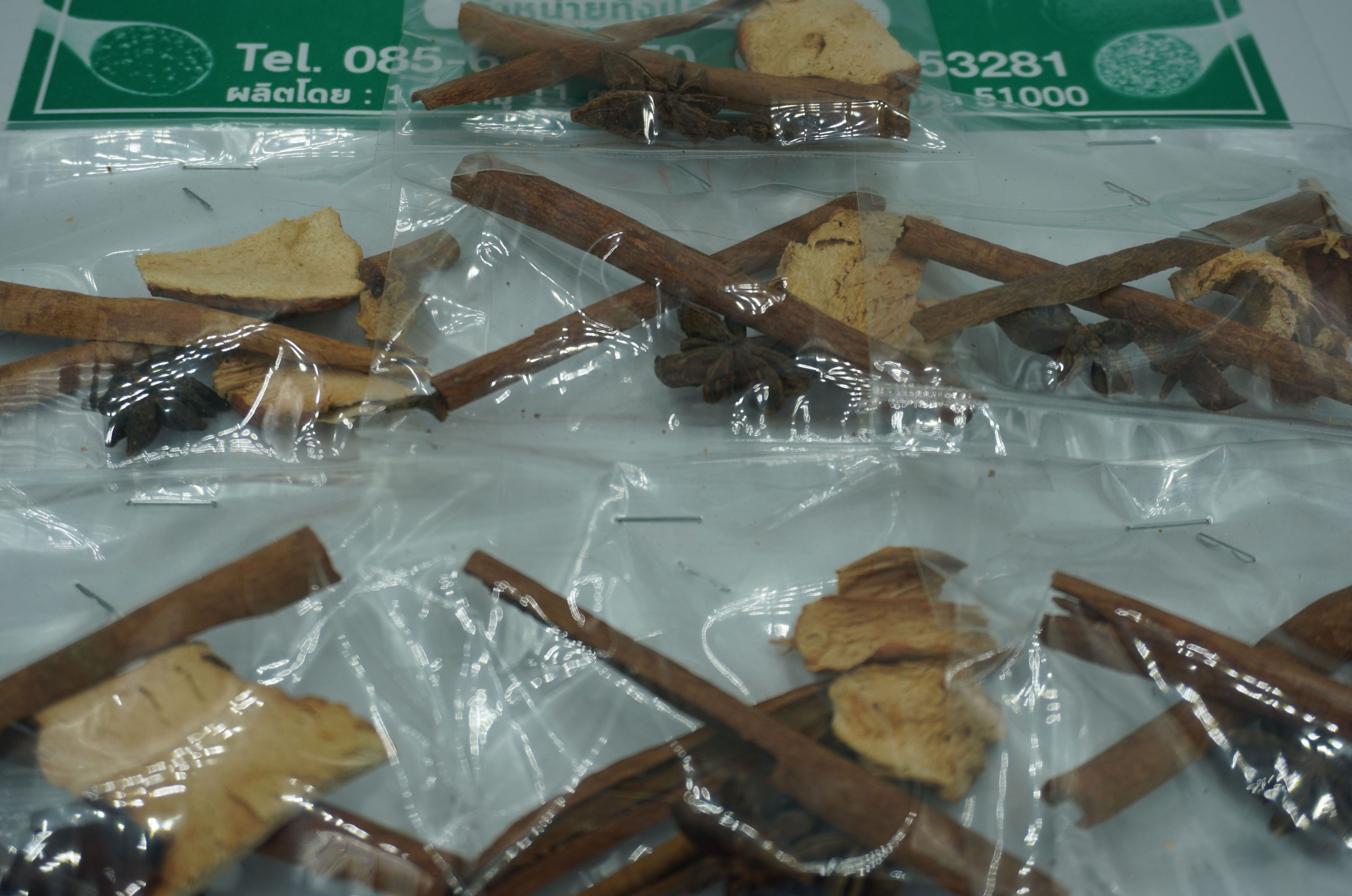 เครื่องเทศ จำนวน 1 แผง มี 10 ห่อ เครื่องพะโล้ เครื่องเทศ ชุดพะโล้ ผงพะโล้ เครื่องพะโล้ สามารถนำไปทำอาหารได้หลากหลายเมนูต้ม ตุ๋นยาจีน