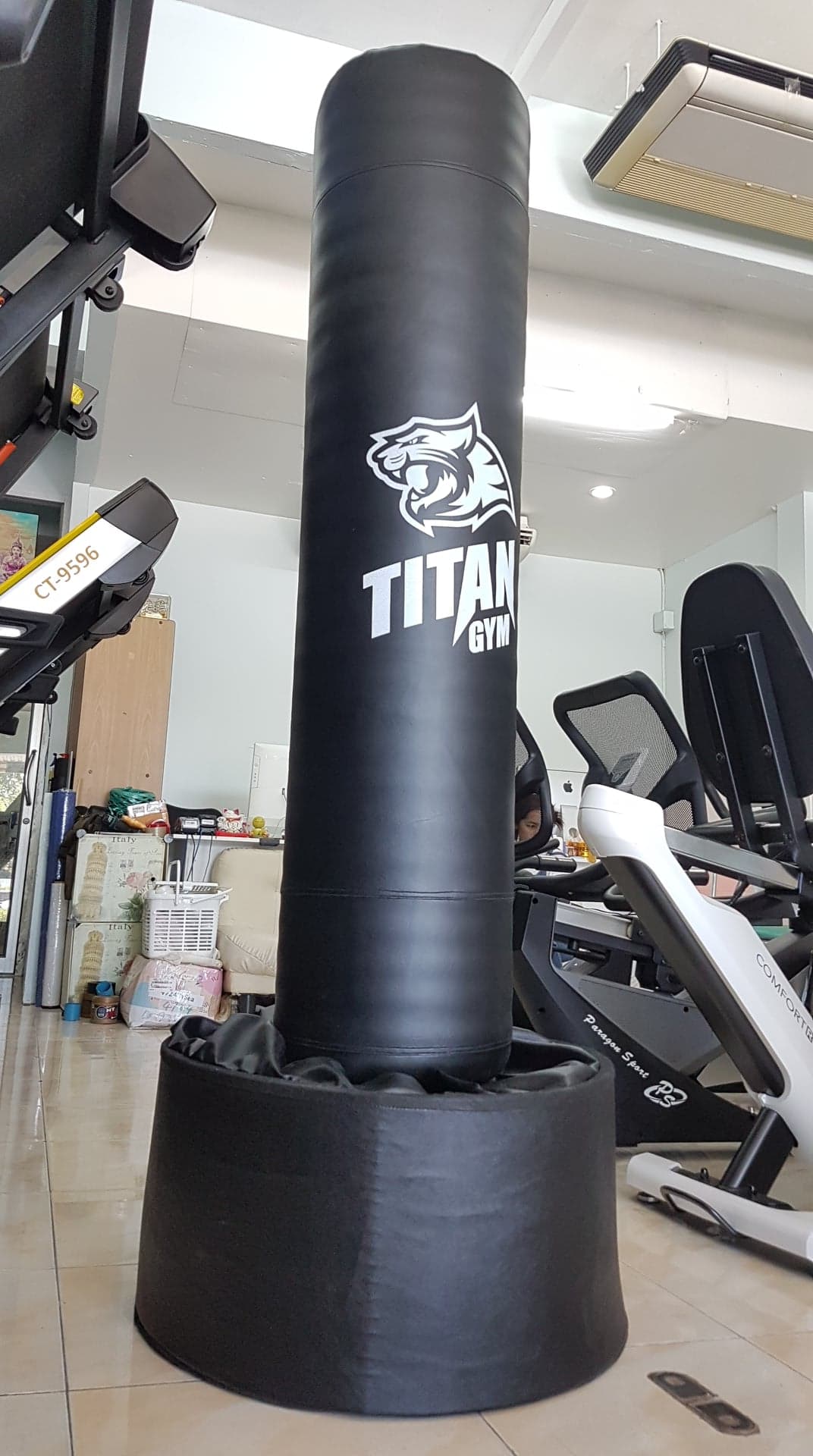 กระสอบทรายตั้งพื้นรุ่น TitanFit วางได้ทุกพื้นผิว