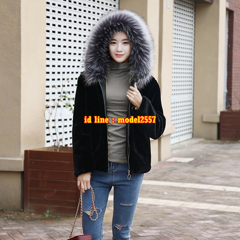 CW6110005 เสื้อโค้ทผ้าผสมขนสัตว์สีดำ และ ขาวแต่งเฟอร์ขนฤดูหนาวมีฮูด ดำ ขาว S M L XL 2XL 3XL CW6110005 ตัว