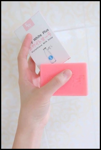 สบู่อีซี่ไวท์พลัส กลูต้าน้ำนม Easy White Plus