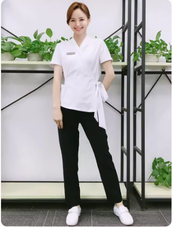 ชุดพนักงานนวดสปา ชุดพนักงานเสริมสวยสปาเท้าชุดฟอร์มพนักงานสปาเล็บ น้ำตาล ขาว S-3XL S6705002 ชุด