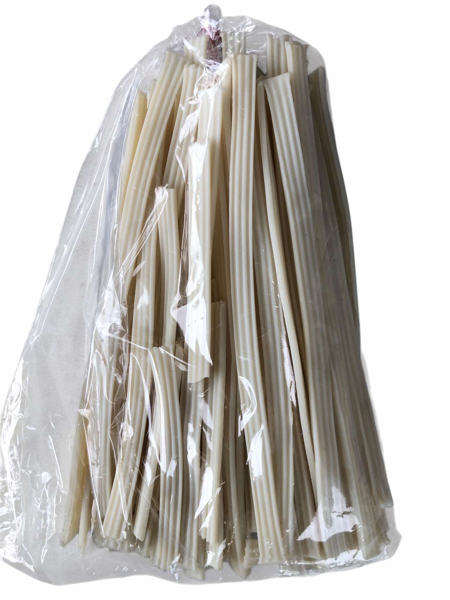 เส้นข้าวซอย เส้นหมาล่า Mala Noodles: Hot, numbing, addictive. เส้นดำ เส้นบุกจีน เส้นบุกเสฉวน สำหรับเสฉวนหม้อไฟ เส้นบุกขาว เส้นเหนียวนุ่ม กินคู่กับชาบูหม่าล่า เส้นใหญ่หม่าล่า เส้นทำจากเผือก เส้นหม่าล่าขาว เส้นมันเทศสุกี้จีน