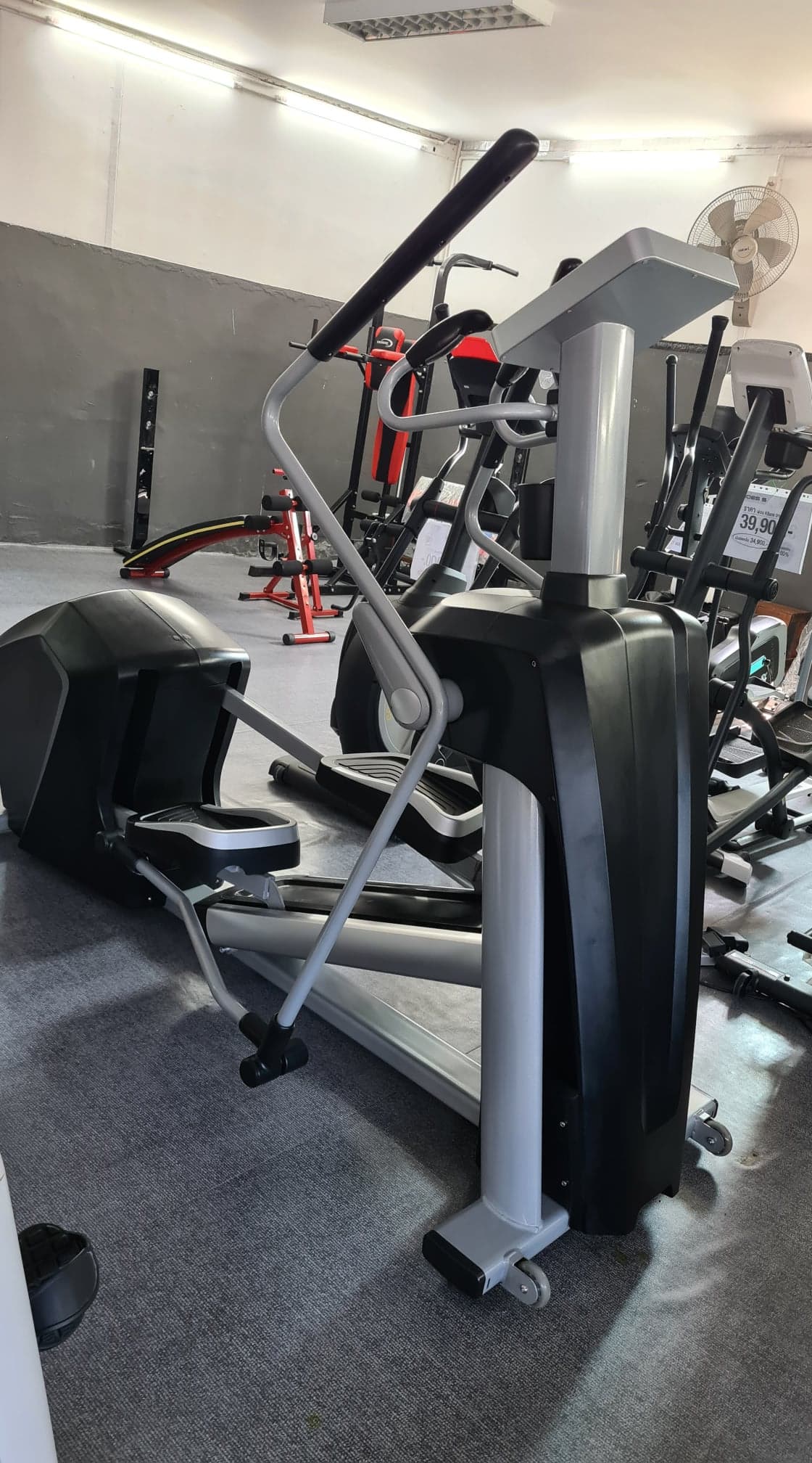 เครื่องเดินวงรี Elliptical: EX9201B (Commercial)