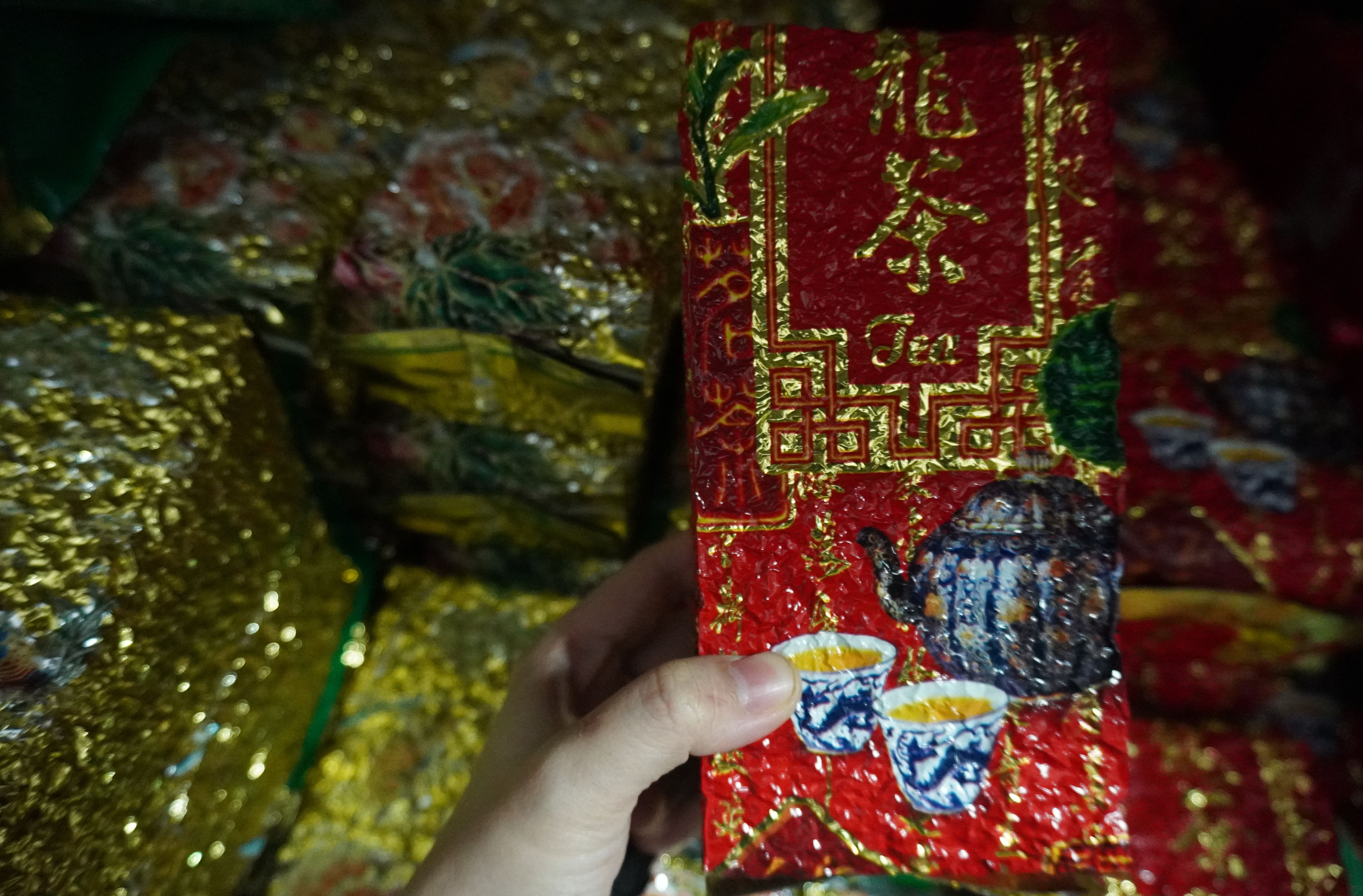 ชาอู่หลงนม ขนาด 500 กรัม Milk Oolong อู่หลงกลิ่นนม Oolong Tea ผ่านมาตรฐาน อย. หอมนุ่ม ๆ ให้ความรู้สึกผ่อนคลาย ดื่มแล้วสดชื่น ชาอู่หลงที่ได้ทั้งรสชาติของชาและนม สามารถดื่มด่ำได้โดยไม่ต้องใส่นมเพิ่ม น้ำชาจะค่อนข้างมีรสชาติของชาครับ ไม่จืดไม่จาง