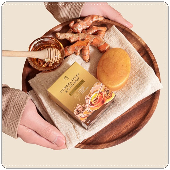 สบู่ขมิ้นหมักน้ำผึ้ง Turmeric Honey & Gold Soap สบู่แม่ตั๊กศิริพร
