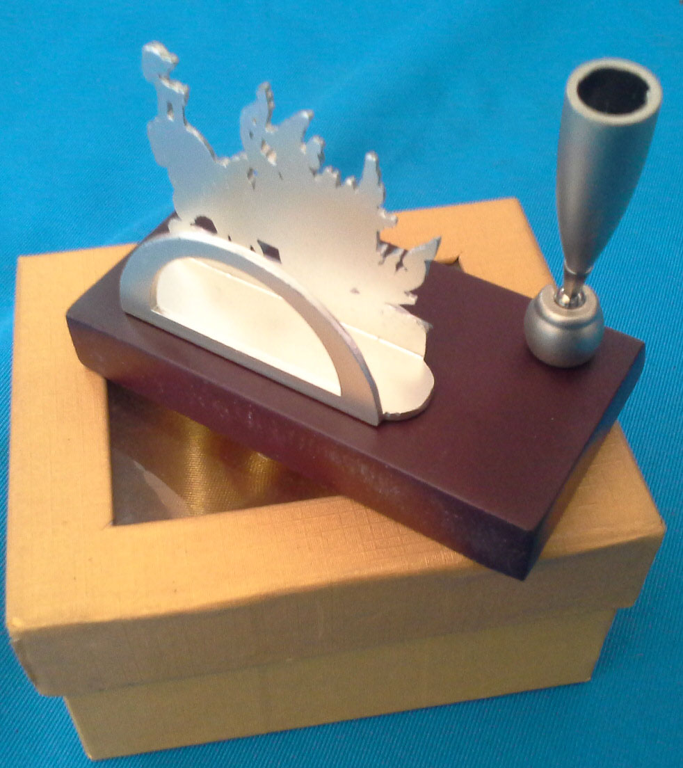 ที่ใส่นามบัตรและปากกา