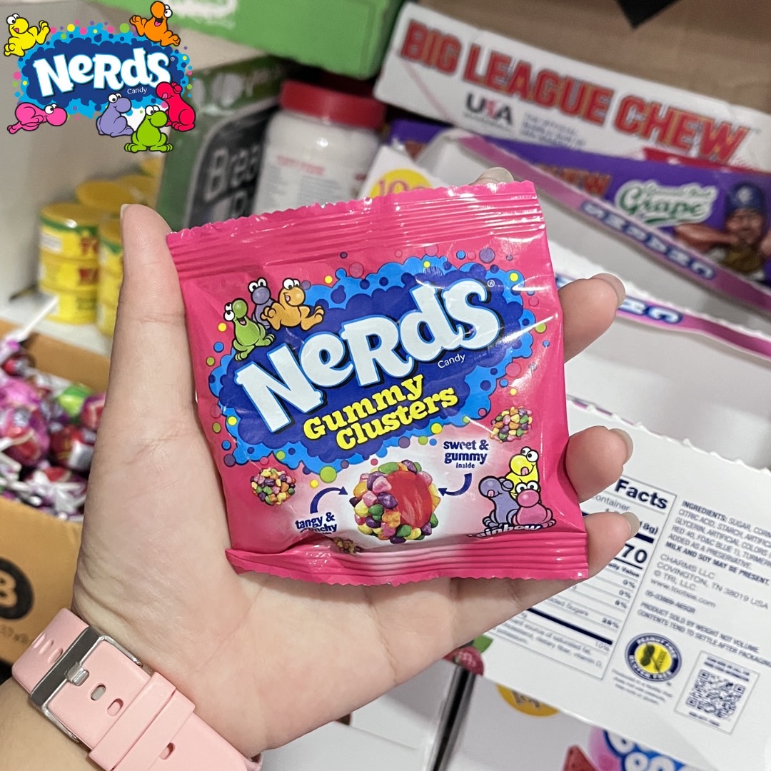 นำเข้า 🇺🇸 NERDS Gummy Clusters Holiday Pack กรอบนอกหนึบใน คละรสผลไม้สุดสนุก 30 ชิ้นในถุงเดียว ราคา 890 บาท