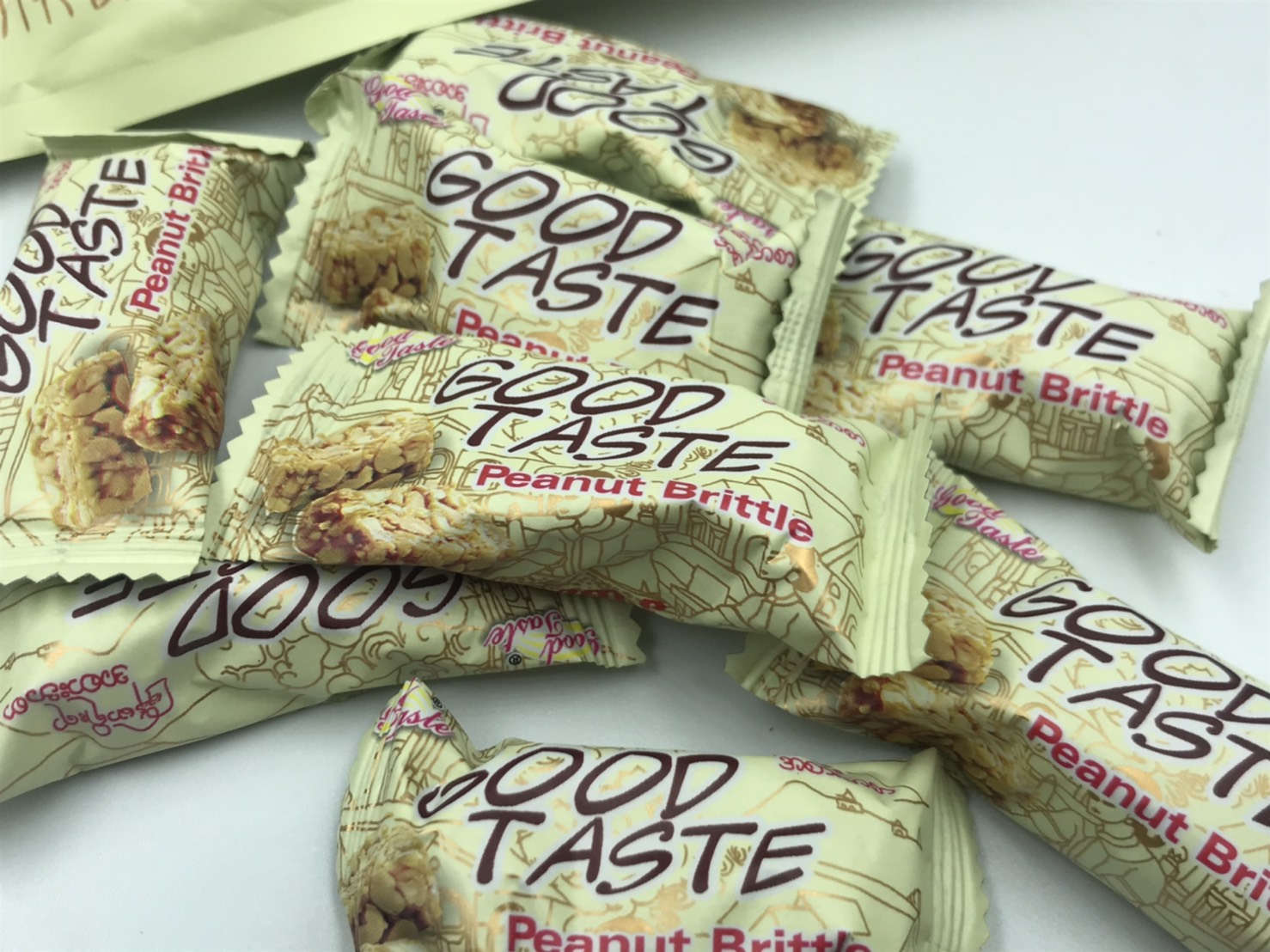 ขนมถั่ว ขนมถั่วพม่า Peanut Brittle 1 ห่อมี 30 ชิ้น น้ำหนัก 210 กรัม กรอบ อร่อย Good Taste อร่อยสุด ๆ ได้ลองแล้วจะติดใจ Product Of Myanmar ถั่วตัดพม่า