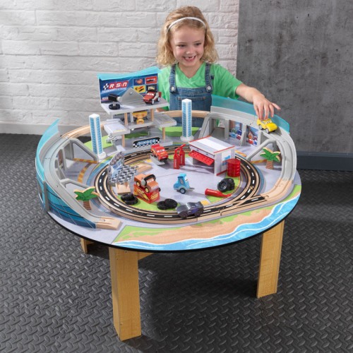 ใหม่ล่าสุด❤️KIDKRAFT Disney Pixar Cars 3 Florida 55+ Piece Wooden Track Set with Accessories and Table โต๊ะสนามแข่งรถจำลอง จากฉากการ์ตูนยอดฮิต เรื่อง แมคควีน มาพร้อมกับอุปกรณ์ทั้งหมด55 ชิ้น พร้อมเล่น วัสดุทำจากเนื้อไม้ แข็งแรงทนทาน ราคา 6990 บาท