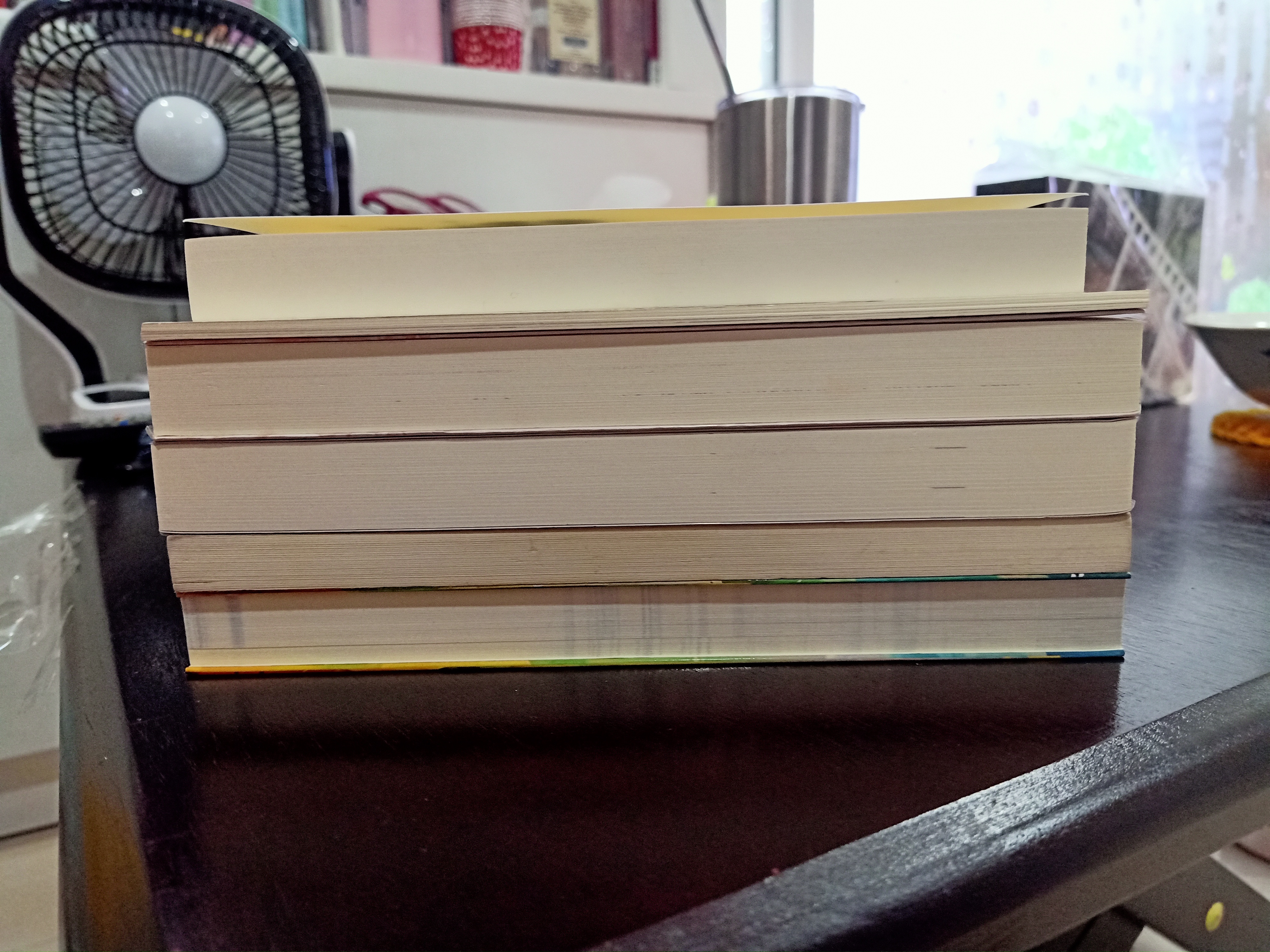 นิยาย 4 เรื่อง 5 เล่ม